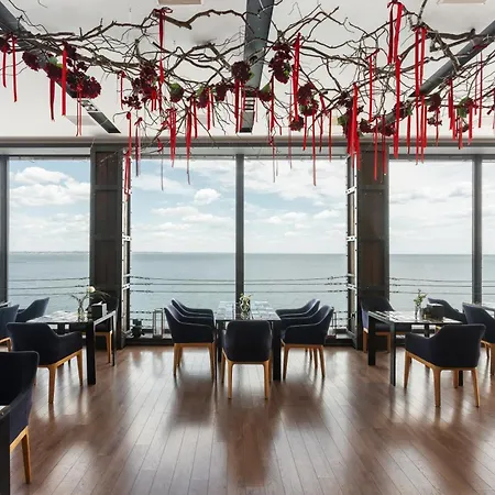 M1 Club Hotel 5*