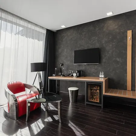 M1 Club Hotel