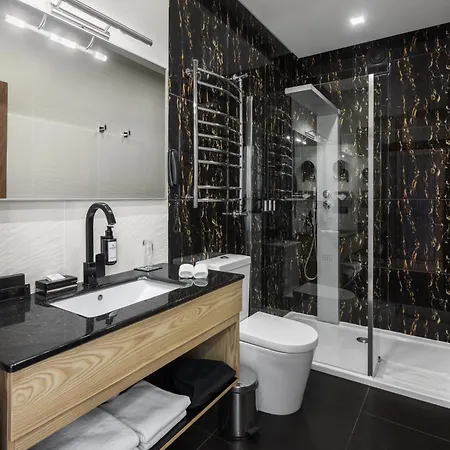 Hotel M1 Club