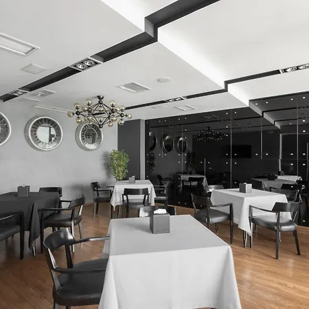 M1 Club Hotel Odessa