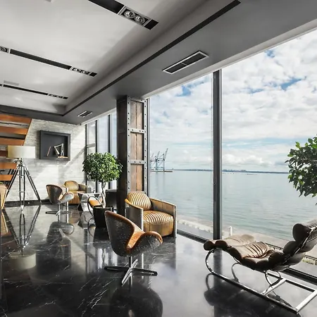 Hotel M1 Club