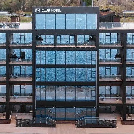 Hotel M1 Club