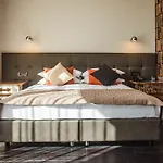 M1 Club Hotel 5*