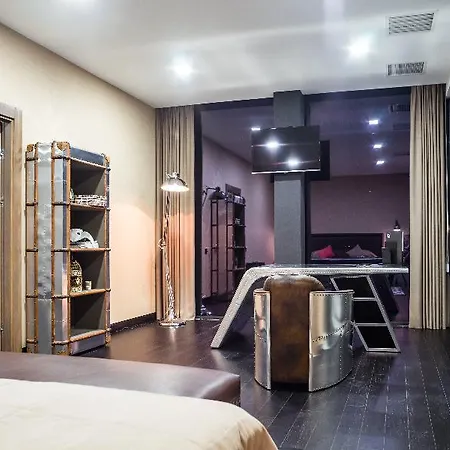 Hotel M1 Club