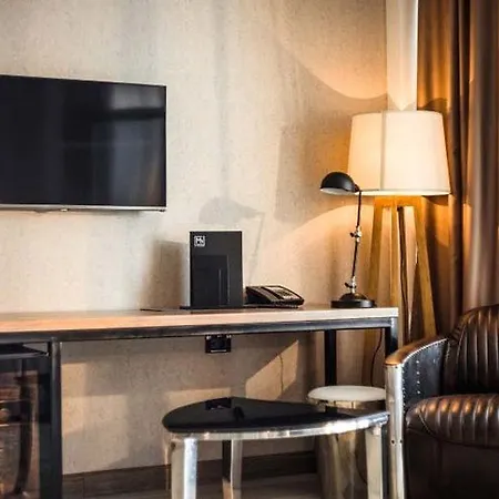 M1 Club Hotel