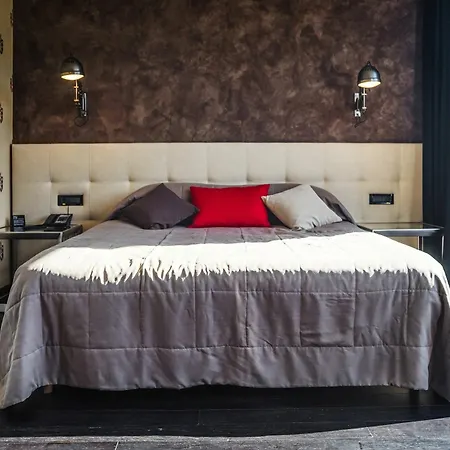 Hotel M1 Club